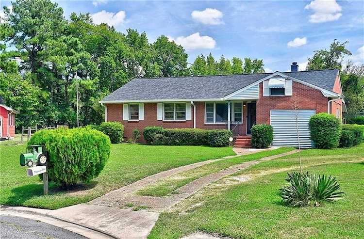 521 Gerrey Dr Chesapeake, VA 23323
