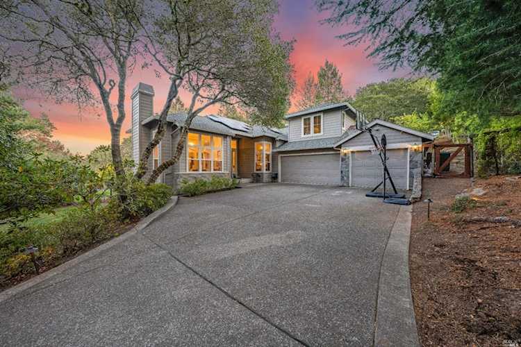 4250 Pine Ridge Drive Santa Rosa, CA 95409