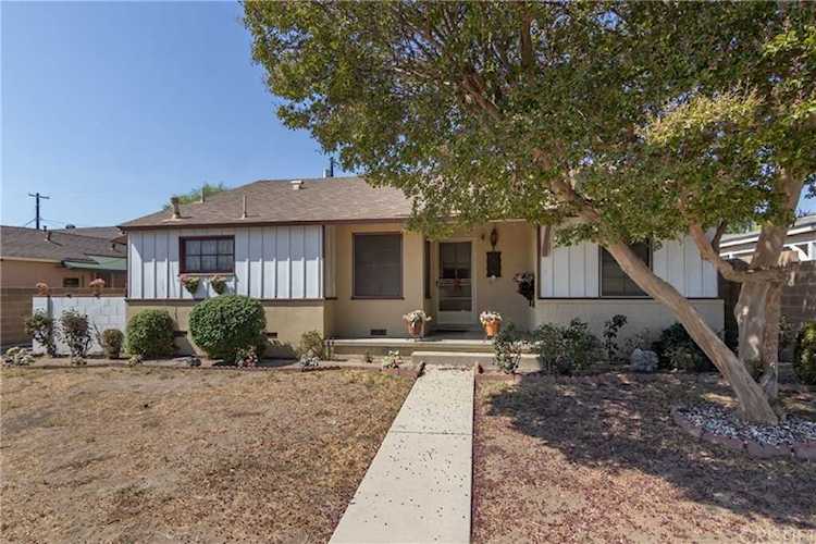 8117 Paso Robles Ave Lake Balboa, CA 91406 | MLS SR22196763 Photo 1