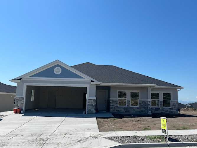 2875 W Legend Dr N Tremonton, UT 84337
