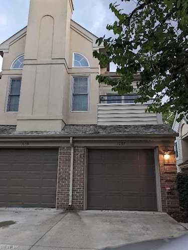1037 Hanson Way Virginia Beach, VA 23454