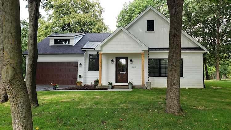 1 Juel Dr Hawthorn Woods, IL 60047