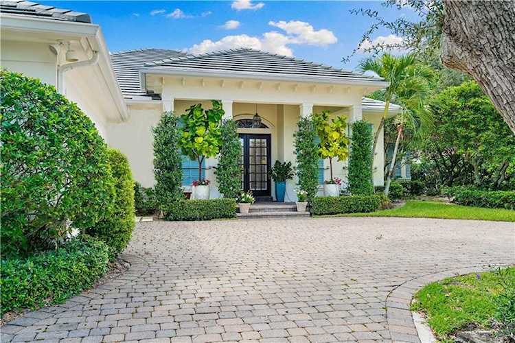 381 Shores Dr Vero Beach, FL 32963