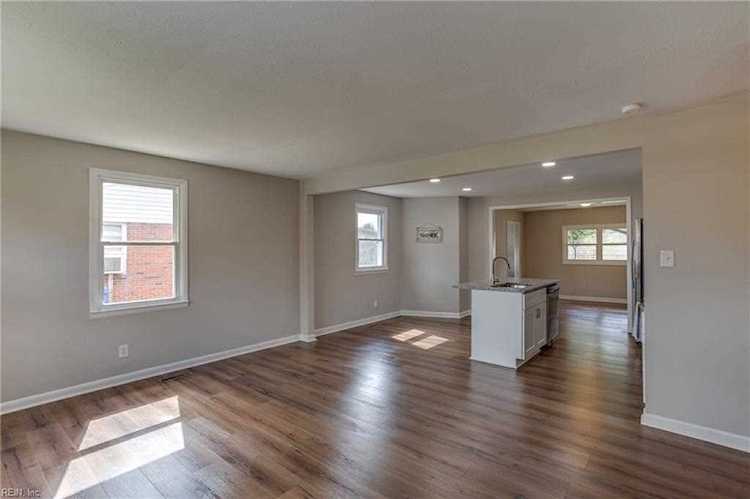328 Velva Dr Chesapeake, VA 23325