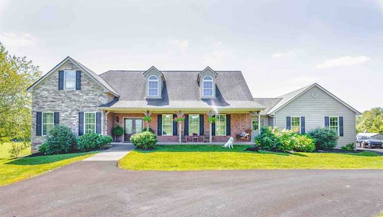 310 Logan Ln Nicholasville, KY 40356