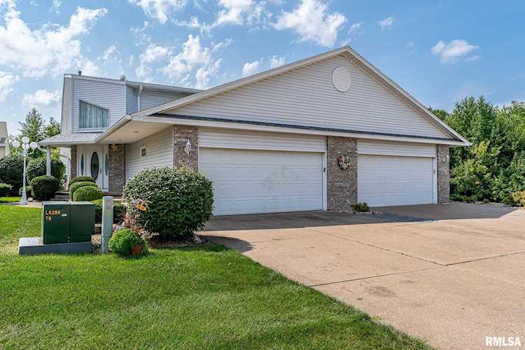 2955 Red Wing Ct Bettendorf, IA 52722