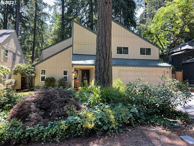 4264 Harvey Lake Oswego, OR 97035