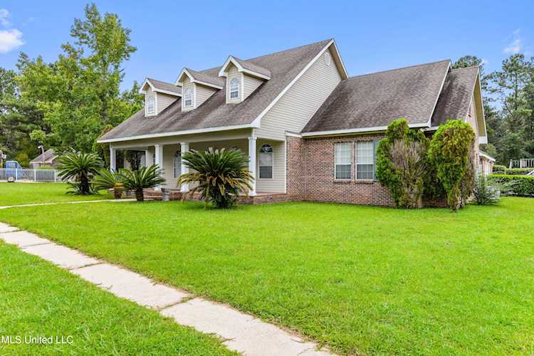 13457 Grady Dr Gulfport, MS 39503