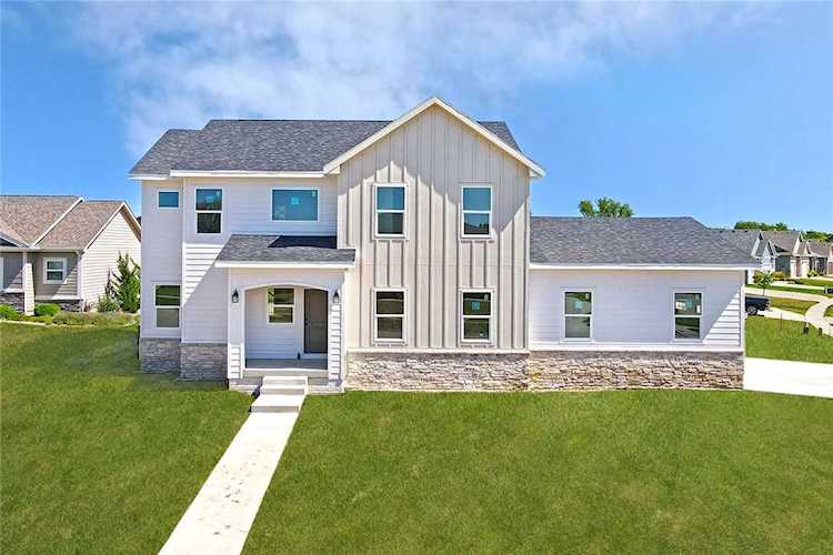 309 Sweetwater Circle Polk City, IA 50226