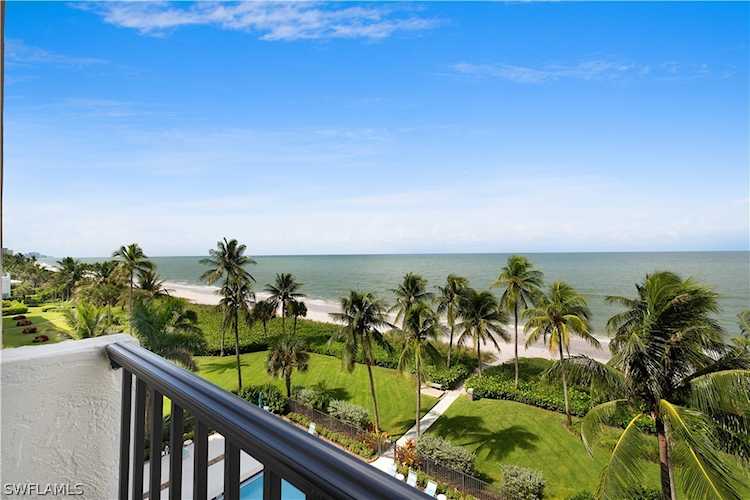 10525 Gulf Shore Dr #253 Naples, FL 34108