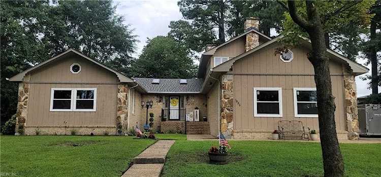 1520 E Carson Cres Portsmouth, VA 23701