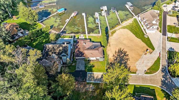 939 Country Club Lane Warsaw, IN 46580