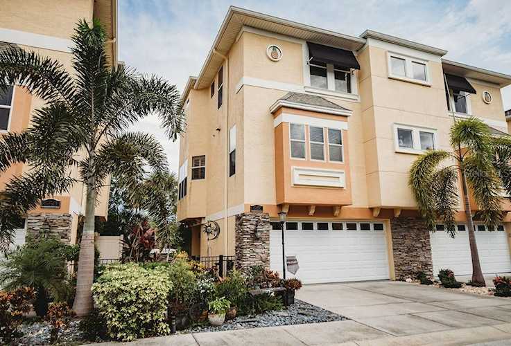 542 Rivercrest Ln Tarpon Springs, FL 34689