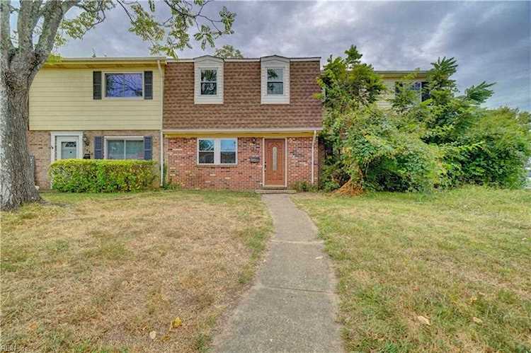 1858 Olde Buckingham Rd Hampton, VA 23669 home for sale, MLS#10456422 - Crescas Real Estate Photo 1