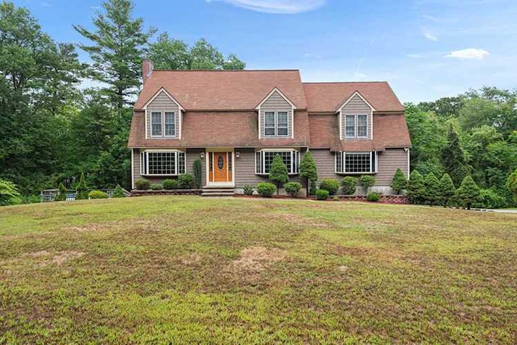 10 Alrose Dr Billerica, MA 01862