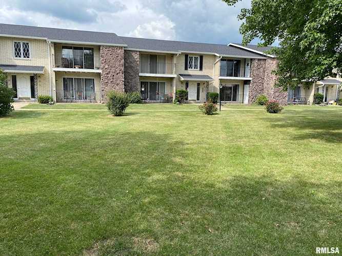 1471 Valle Vista Blvd Pekin, IL 61554