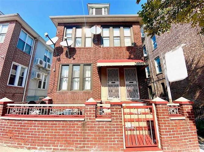 971 44th St Brooklyn, NY 11219
