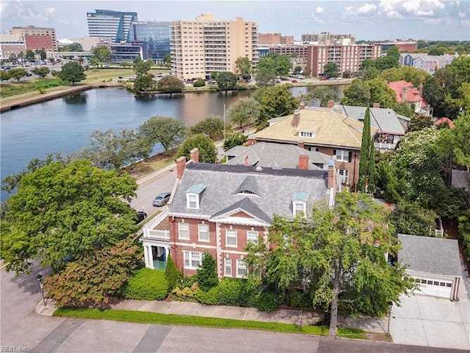 542 Mowbray Arch Norfolk, VA 23507