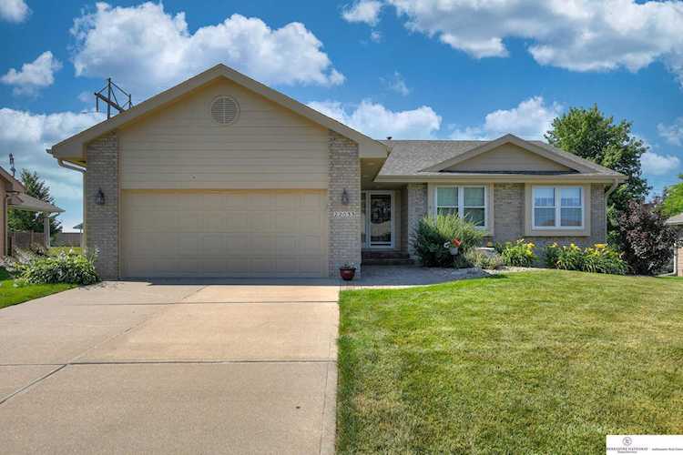 22033 Hilltop Ave Gretna, NE 68028 | MLS 22217276 Photo 1
