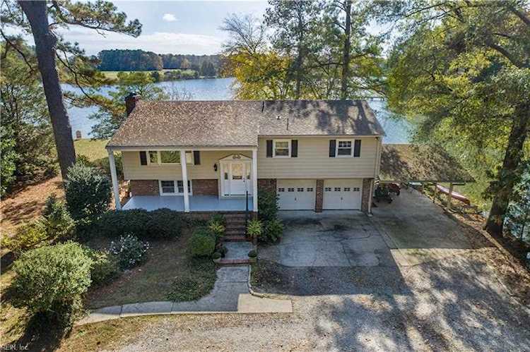 3850 Kingswood Ln Gloucester, VA 23061
