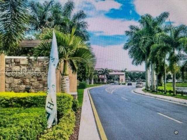 1032 SW 147th Ave #10101 Pembroke Pines, FL 33027