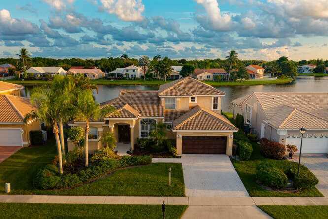 9416 Lake Serena Drive Boca Raton, FL 33496