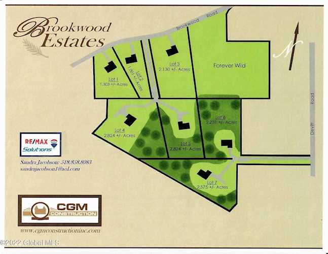 196 Brookwood Rd Halfmoon, NY 12188
