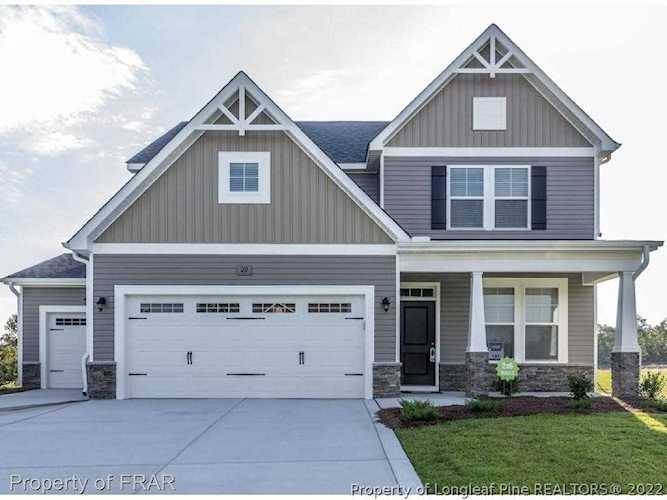 20 Heatherwood Dr Lillington, NC 27546