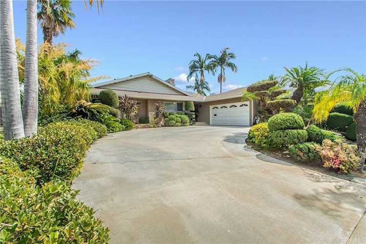 4045 Country Club Dr Lakewood, CA 90712