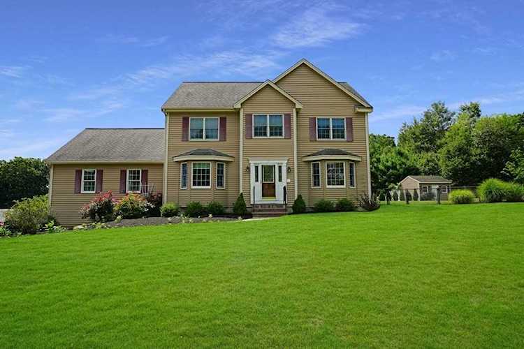 17 Cobblestone Way Billerica, MA 01862
