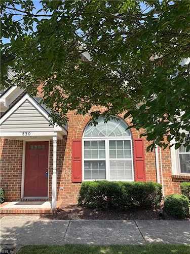 830 W Lake Circle Chesapeake, VA 23322