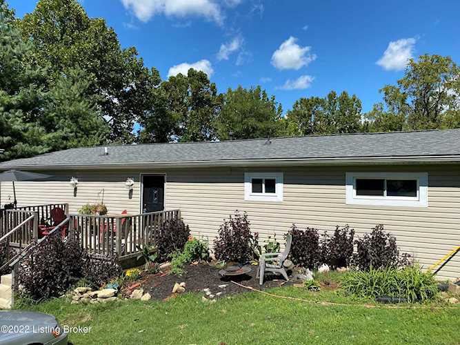 370 Binder Ln Shepherdsville, KY 40165