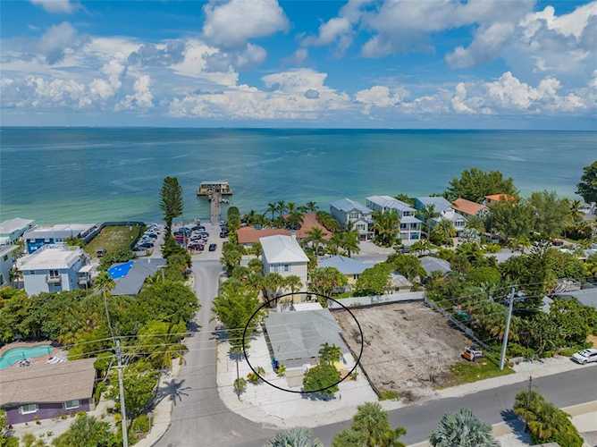 620 N Bay Blvd Anna Maria, FL 34216