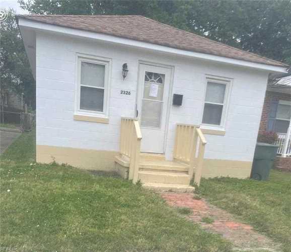 2326 Cottage Ave Norfolk, VA 23504 home for sale, MLS#10456719 - Crescas Real Estate Photo 1