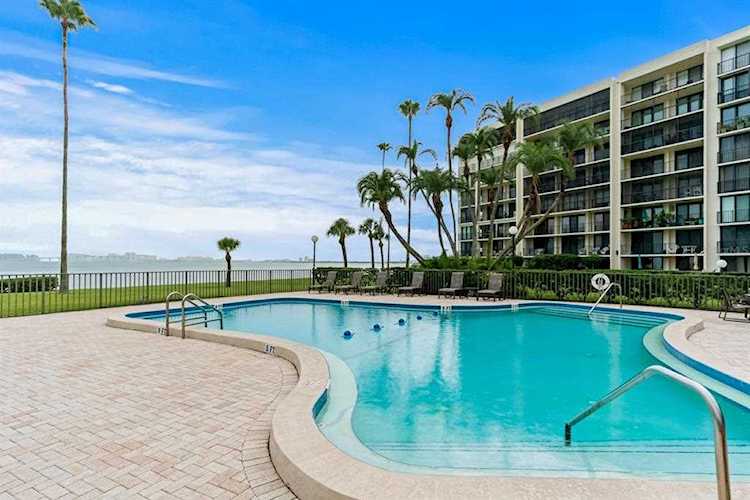 100 Oakmont Ln #105 Belleair, FL 33756