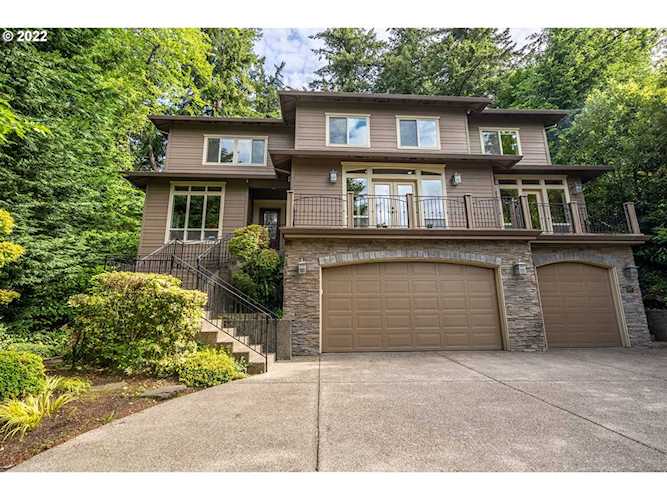 4218 SW Huber ST Portland, OR 97219