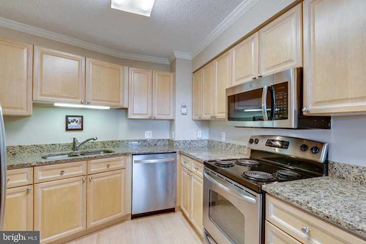 19385 Cypress Ridge Terrace #409 Leesburg, VA 20176