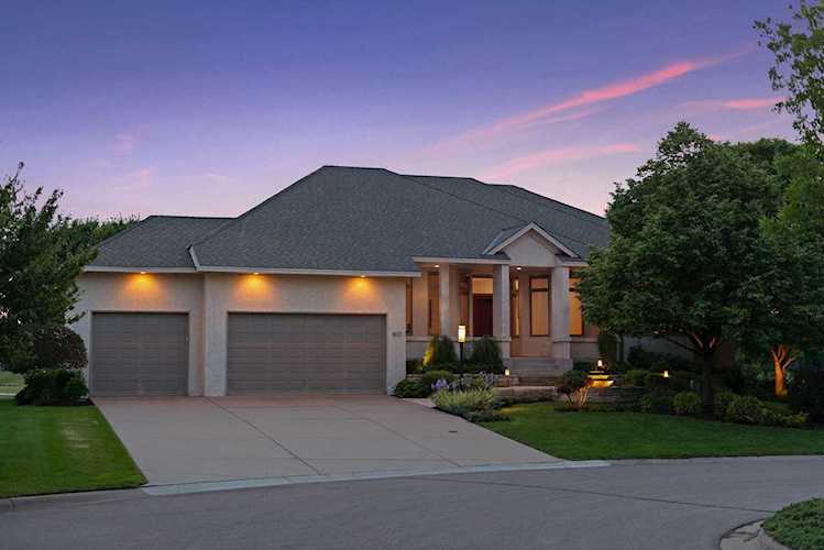 8719 Stratford Crossing Brooklyn Park, MN 55443