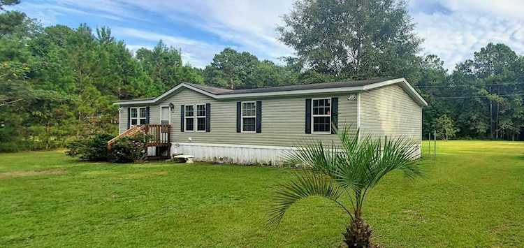 4551 Mikell Hill Rd Wadmalaw Island, SC 29487
