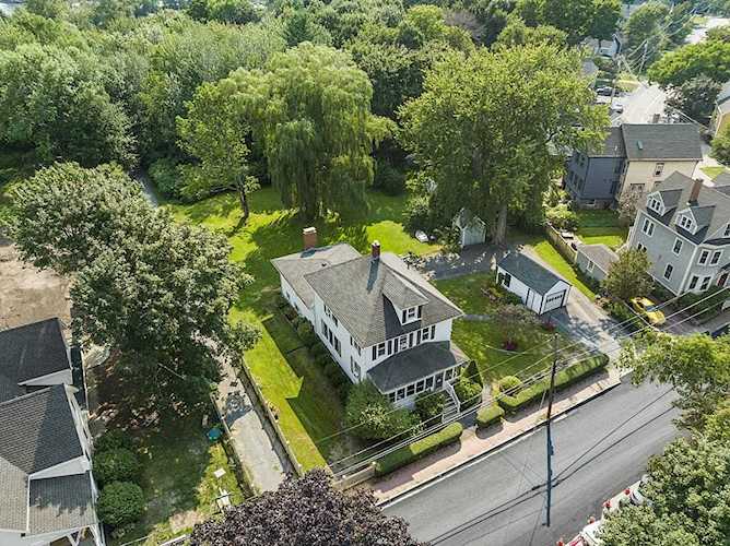 28 New Castle Ave Portsmouth, NH 03801