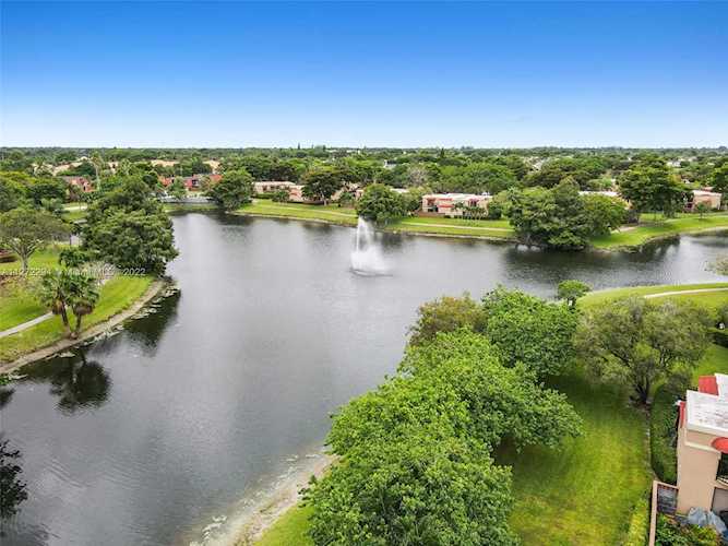 8110 Severn Dr #D Boca Raton, FL 33433