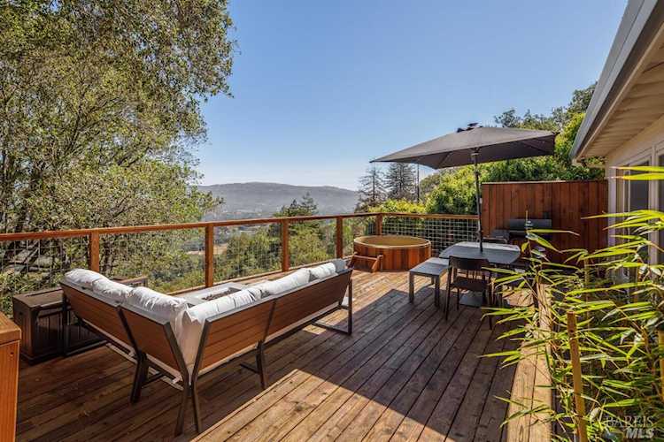 11 Waldruhe Heights Glen Ellen, CA 95442