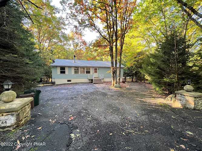 244 Summit Dr Albrightsville, PA 18210