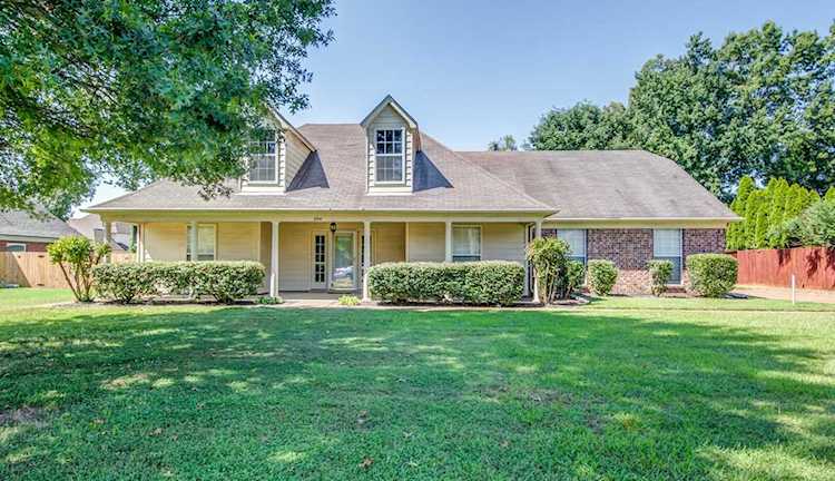 230 Countrywood Ln Oakland, TN 38060
