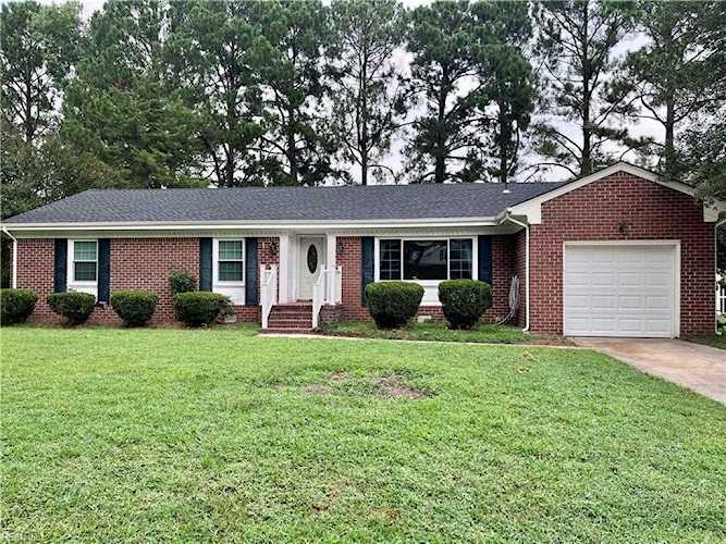 4316 Meadow Wood Dr Chesapeake, VA 23321