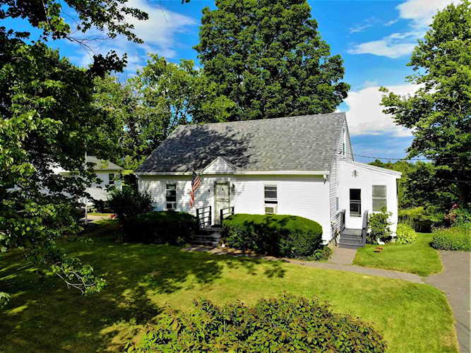 22 Constance St Bedford, NH 03110 | MLS 4923713 Photo 1