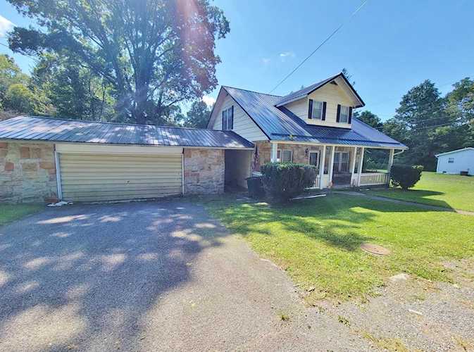 602 Church St Rupert, WV 25984