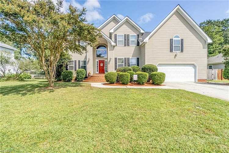 1330 Meggett Dr Chesapeake, VA 23322 home for sale, MLS#10456771 - Crescas Real Estate Photo 1