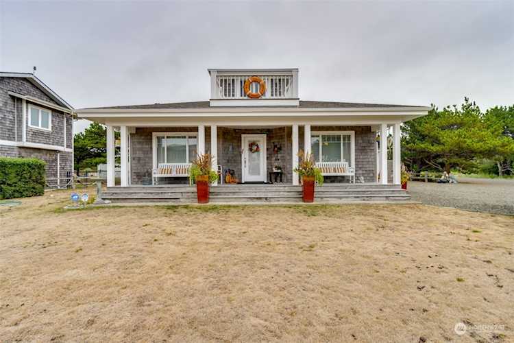 515 352nd St Ocean Park, WA 98640