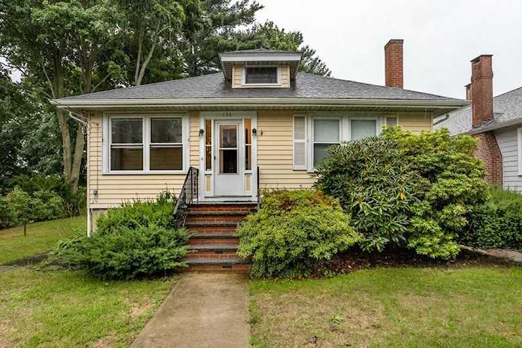 136 Elliot Ave Quincy, MA 02171